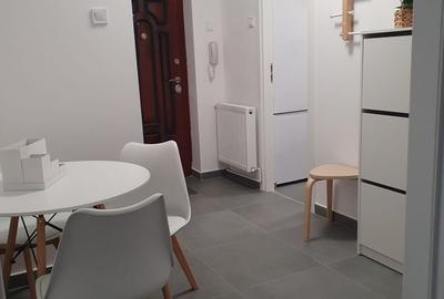 Apartament cu 2 camere decomandat în 7 Noiembrie - 2