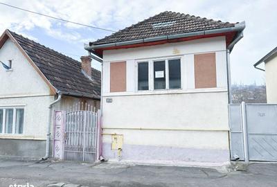 Casă cu 3 camere cu Teren 200 Mp în Central