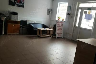 Spațiu comercial, de 60 mp, în Central - 3