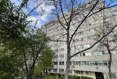 Apartament cu 3 camere decomandat în Far - 1