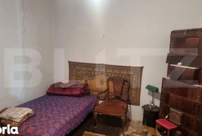 Casă cu 4 camere cu Teren 3800 Mp în Central - 9