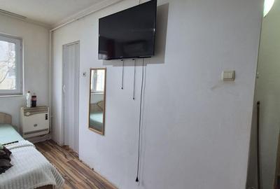 Garsonieră în Vest