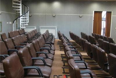 Spațiu comercial, în P-ța Victoriei - 11