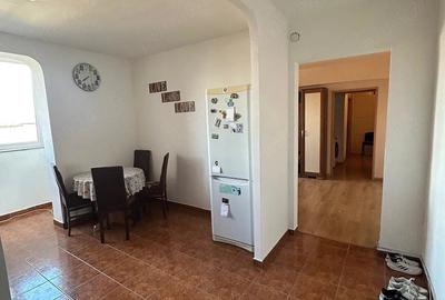 Apartament cu 3 camere decomandat în Cantemir - 3