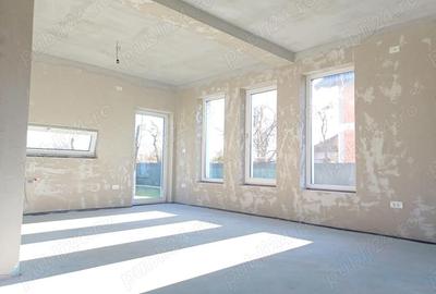 Casă cu 4 camere cu Teren 540 Mp în Central - 1