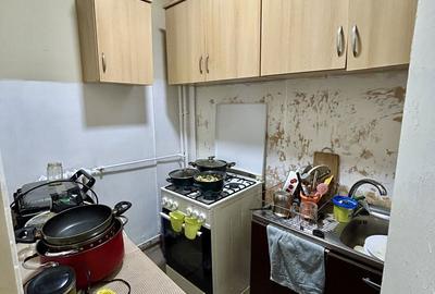 Garsonieră decomandată în Decebal