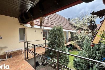 Casă cu 7 camere cu Teren 700 Mp în Petros - 1