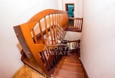 Apartament cu 3 camere decomandat în Sinaia