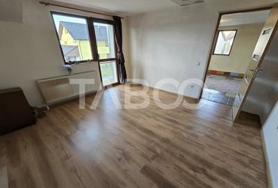 Casa de vanzare cu 6 camere 2 parcari curte libera 200 mp in Selimbar - 12