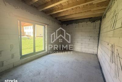 Casă cu 4 camere cu Teren 433 Mp în Teiu - 6