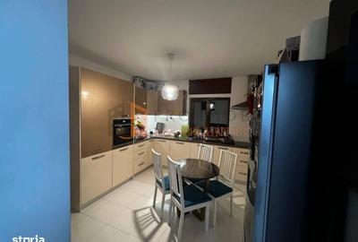 Casă cu 4 camere cu Teren 780 Mp în Costești - 10
