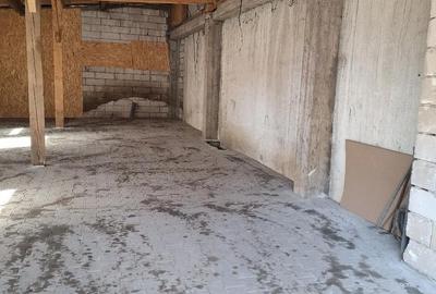 Spațiu comercial, de 100 mp, în Tractorul - 4
