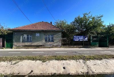 Casă cu 4 camere cu Teren 555 Mp în Sud