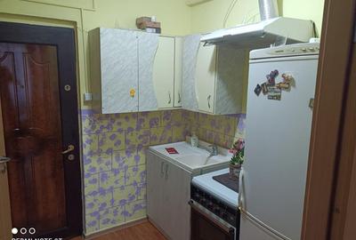 Garsonieră semidecomandată, mobilată în 15 Noiembrie - 2