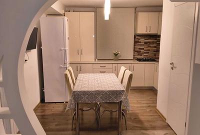 Apartament cu 4 camere decomandat în Central - 2