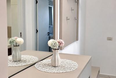 Apartament cu 2 camere decomandat în Roșu