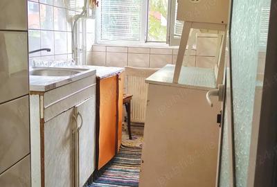 Apartament cu 3 camere semidecomandat în Central - 3