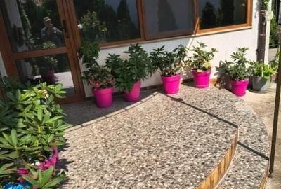 Casă individuală cu 5 camere cu Canalizare în Km 5 - 8