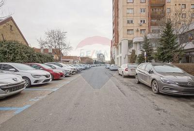 Apartament cu 3 camere decomandat, mobilat în Central - 2