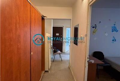 Apartament cu 3 camere decomandat, mobilat în 9 Mai - 8