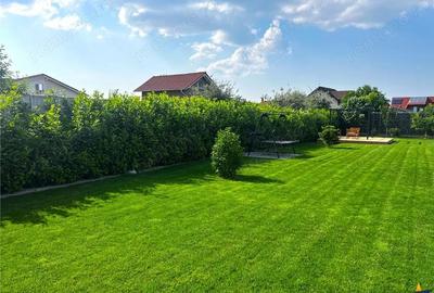 Casă cu Teren 1000 Mp în Central - 1