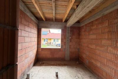 Casă individuală cu 7 camere cu Canalizare în Central - 16