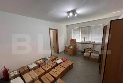 Spațiu comercial, de 80 mp, în Central - 1