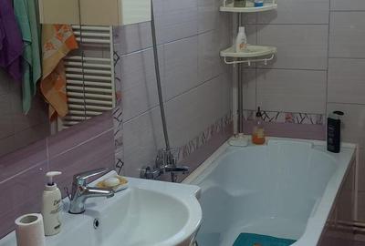 Apartament cu 2 camere decomandat, , zona Nicolina - 4