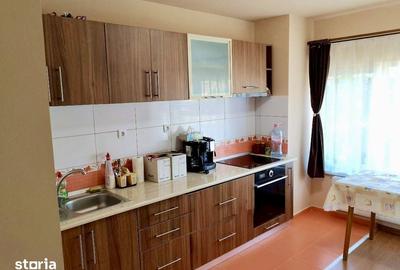 Casă cu 5 camere cu Teren 1600 Mp în Golești - 2