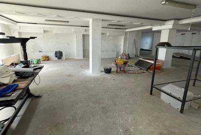 Spațiu comercial, de 220 mp, în Central - 7