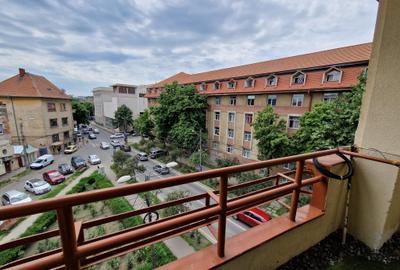 Poziție privilegiată lângă Facultatea de Medicină-mobilat utilat investiție bună - 6