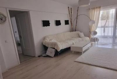 Apartament cu 3 camere decomandat, mobilat în Doamna Ghica