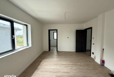 Casă cu 4 camere cu Teren 330 Mp în Central - 3