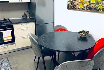Apartament cu 2 camere decomandat, mobilat în Tractorul - 1