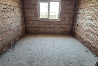 Duplex cu 4 camere cu Canalizare în Moșnița Nouă - 15