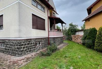 Casa 274 mp, teren 443 mp, zona centru LIVADA, pretabila si ptr uz comercial - 3