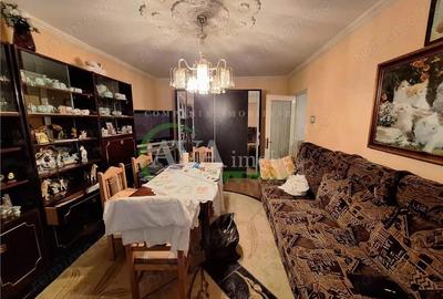 Apartament 3 camere decomandate Bistrita Lac parter,77000E - 1