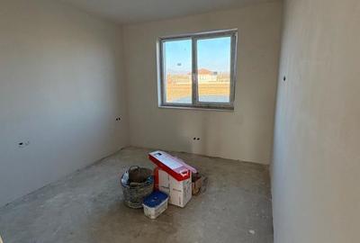 Casă cu 4 camere cu Teren 400 Mp în 9 Mai - 3