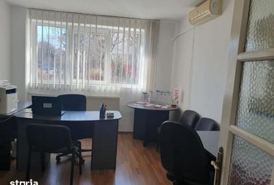 Spațiu comercial, de 37.99 mp, în Decebal - 6