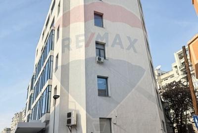 Birou, de 1,650 mp, în Unirii - 3