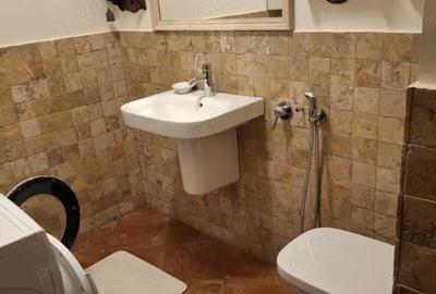 Apartament cu 3 camere decomandat în Central - 3