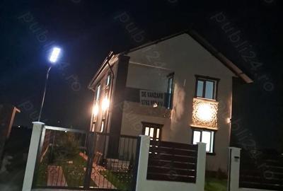 Casă cu 4 camere cu Teren 370 Mp în Central