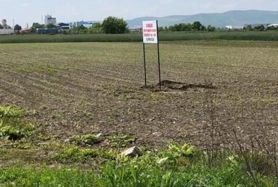 Ocazie unica! Teren intravilan langa Aeroportul Transilvania cu deschidere la E 60 de 135 metri ! - 3