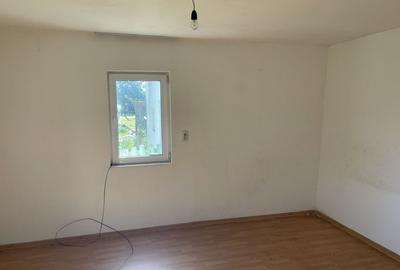 Casă cu 3 camere în Dărmănești - 3