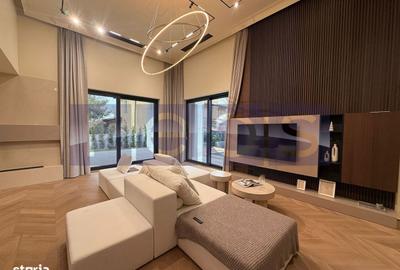 Casă cu 7 camere cu Teren 702 Mp în Central