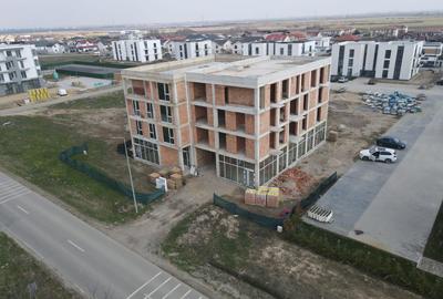 Apartament cu 2 camere semidecomandat în Moșnița Nouă - 1