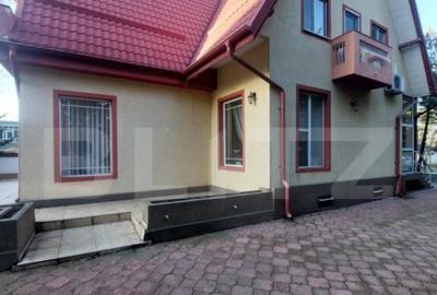 Vila, 10 camere, 580 mp, zona Cartier Albert - 1