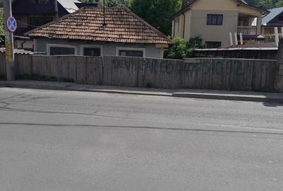Teren de 1700 mp, în Central - 3