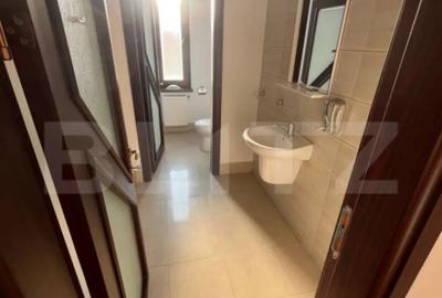 Spațiu comercial, de 586 mp, în Micro 11 - 3