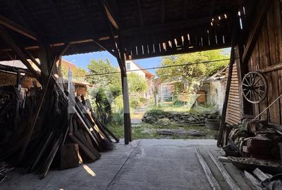 Casa de vanzare cu curte spatioasa loc relaxare si gradina Cornatel - 11